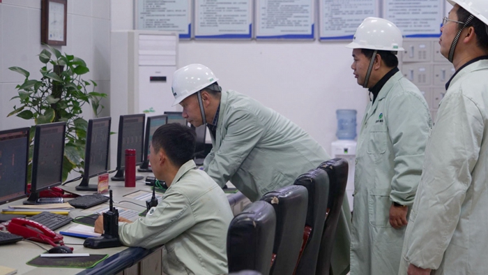 黃風林在企業(yè) - 副本.jpg