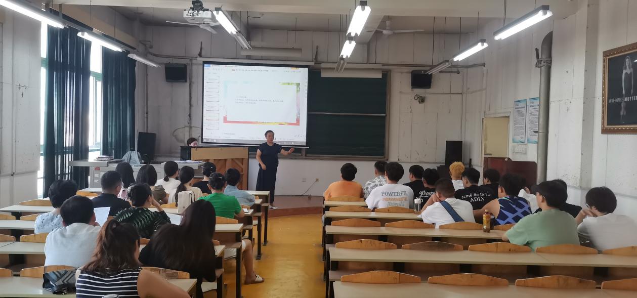 dce762914e9551b60cbd63b8b8e095b